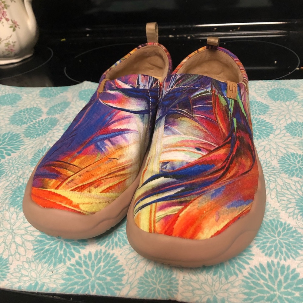 Toledo Ultra Lightweight Artsy Slip On Shoes- 498 $30 or $25 w/offer